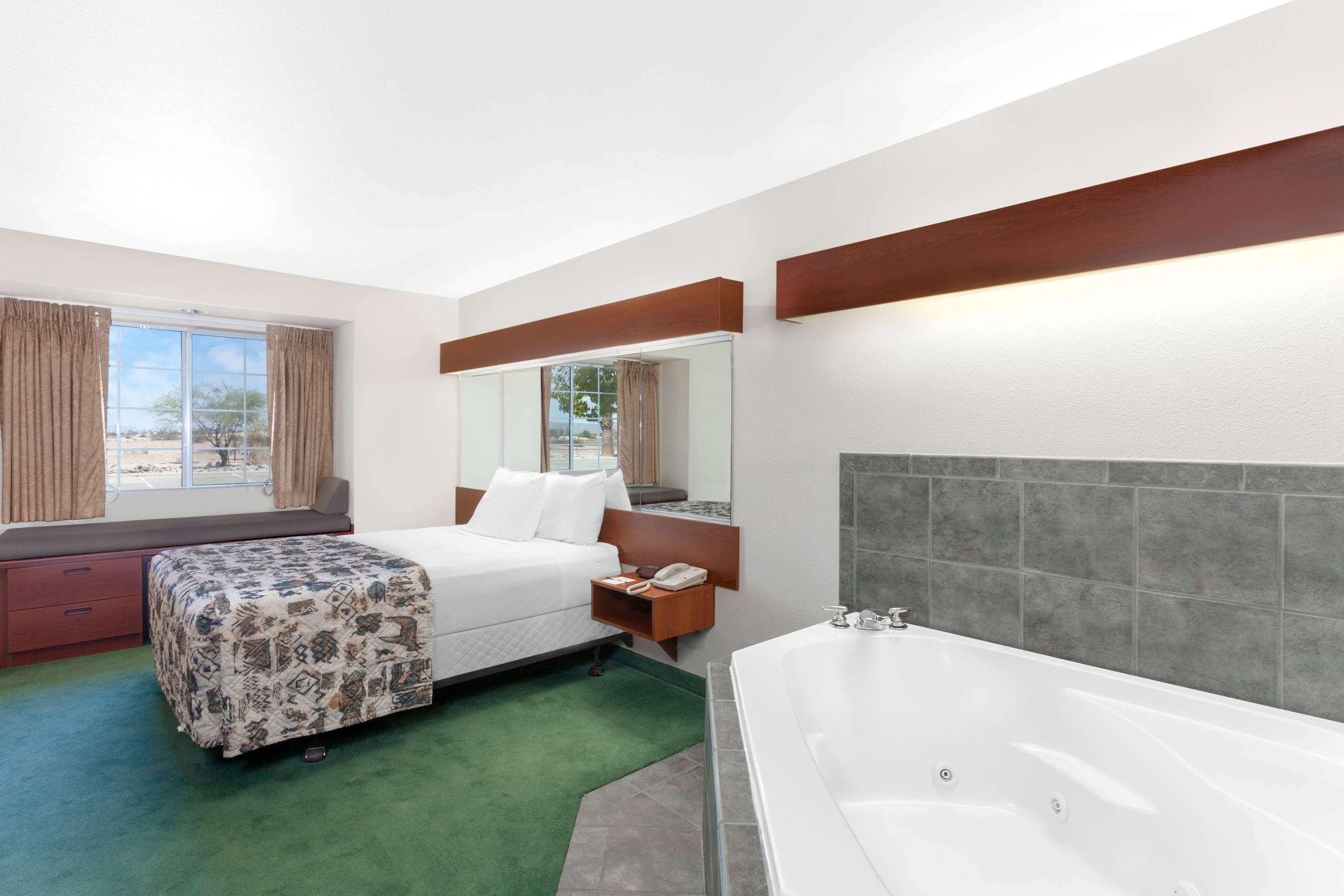 Microtel Inn & Suites By Wyndham Wellton Luaran gambar